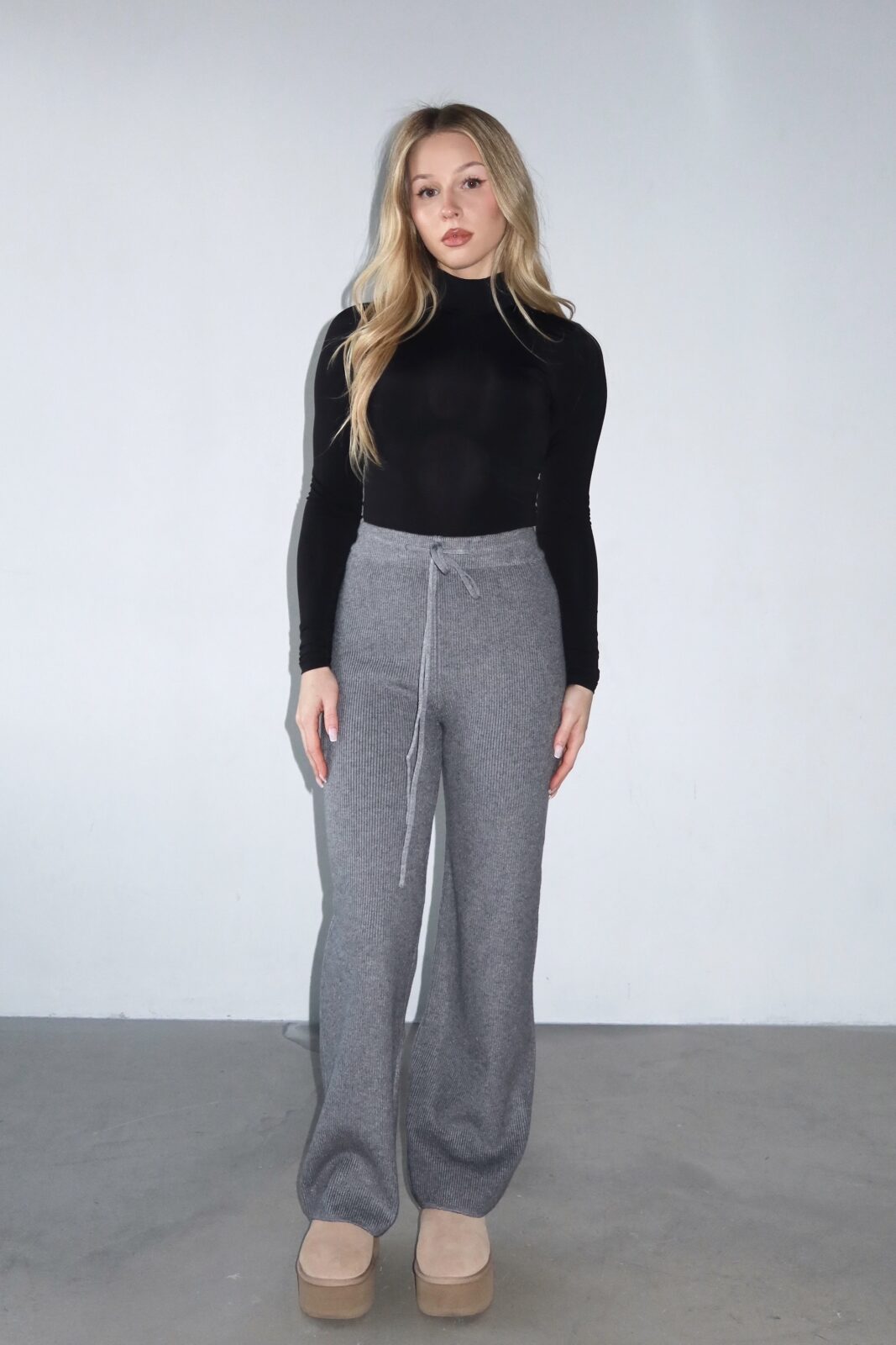 Spodnie dzianinowe Nomi Grey - obrazek 5